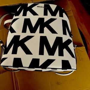 Michael koor bag pack